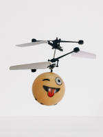 Đồ chơi máy bay hình mặt cười cảm ứng bằng tay có đèn led đẹp